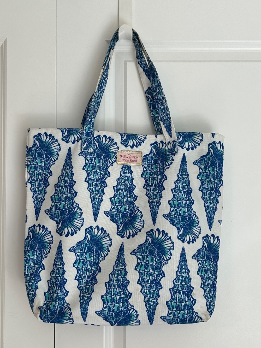 Lilly Pulitzer for Estee Lauder seashell tote bag resort vacation beach